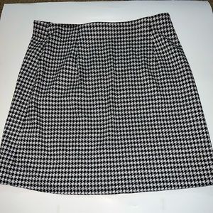 H&M short pencil skirt